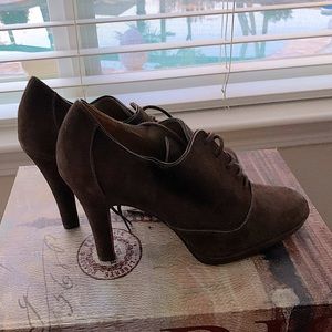 NWT Joan David Suede Booties Brown High Heels Lace-Up Size 9